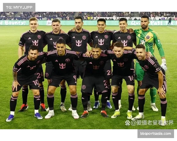 斯图加特德甲客场四球大胜不莱梅 展现强劲客场战斗力